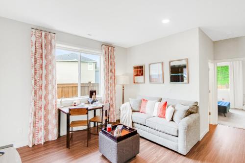 Cozy Oasis in Port Orchard - Private 1BR Suite with Trails in Bremerton (Washington)