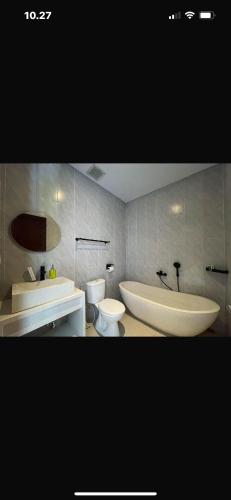 room detail thumbnail 2