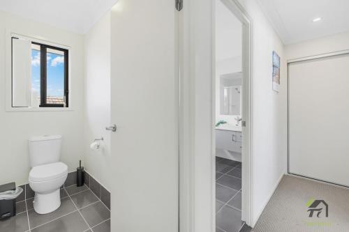 Forest castle in a quiet single-story house in Coomera