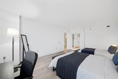 Beachfront 1BR 2BA Condo CozySuites at Showboat thumb 4