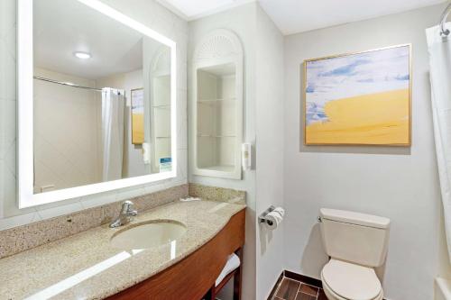 Queen Suite with Two Queen Beds - Non-Smoking