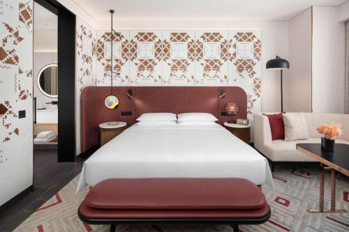 King Room image 4
