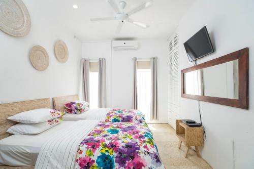 Deluxe Two Bedroom Apartment image 3
