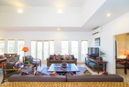 Three-Bedroom Apartment (2 bathrooms) image 8