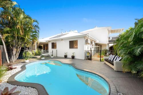 The Duchess - Stunning Hamptons Oasis with Pool - image 2