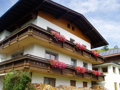 Haus Panorama, Johanna Pfluger, Kirchdorf 56, A-6335 Thiersee - Apartment