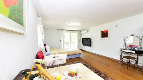 room detail thumbnail 0