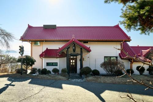 Ganghwa Seokmodo Sunset House in Seongmodo