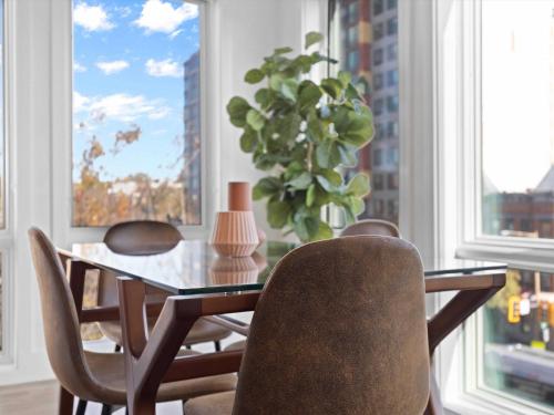 2-Level 2BR & Terrace - Near Metro & Union Market thumb 2