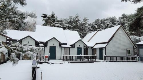 Namwon Along the Waterways of Jiri Mountain