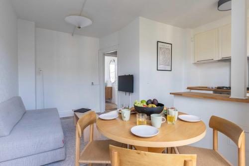 Cozy & Bright Flat in Peaceful Area Cozy & Bright Flat in Peaceful Area