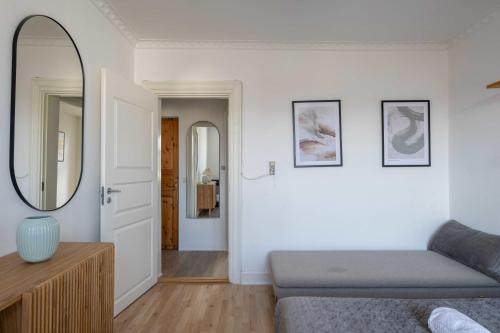 Cozy & Bright Flat in Peaceful Area Cozy & Bright Flat in Peaceful Area