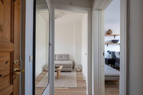 Cozy & Bright Flat in Peaceful Area Cozy & Bright Flat in Peaceful Area