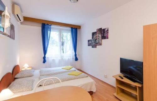 1 double bed