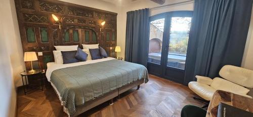 L'Amourier en Cévennes, suites romantiques avec Jacuzzi privatif ou baignoire ronde Terrazzo (L'Amourier en Cevennes, suites romantiques avec Jacuzzi privatif ou baignoire ronde Terrazzo) in Saint-Hippolyte-du-Fort
