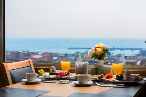 Ilkbal Deluxe Hotel Istanbul - image 2