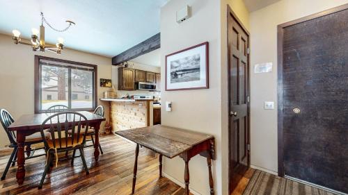 Wild Flower 39 Apartment - image 6