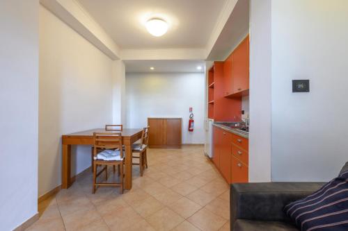 Crosti Apartments - main image
