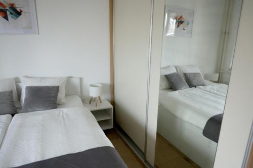 One Bedroom Apartment with Balcony image 5