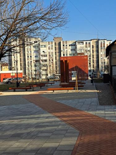 One Bedroom Apartment with Balcony image 3
