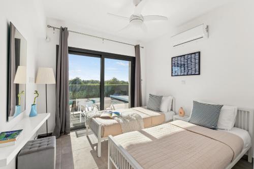 Soleil Luxury Villa by Nomads - Walk to Coral Bay, Pegeia (fotografie 3)