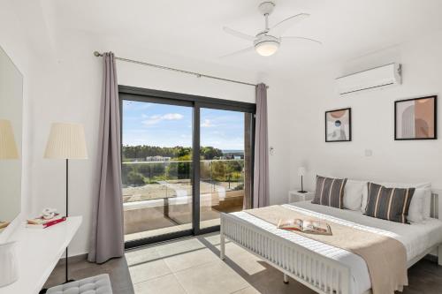 Soleil Luxury Villa by Nomads - Walk to Coral Bay, Pegeia (fotografie 7)