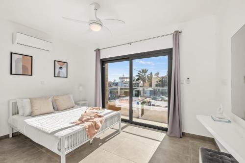 Soleil Luxury Villa by Nomads - Walk to Coral Bay, Pegeia (fotografie 10)