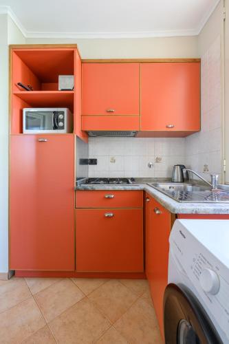 Crosti Apartments - image 4