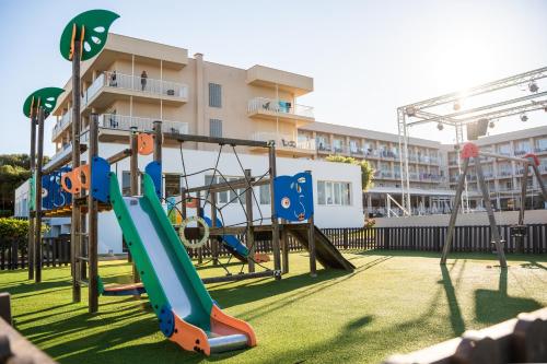 Parc infantil, Minura Sur Menorca in Menorca