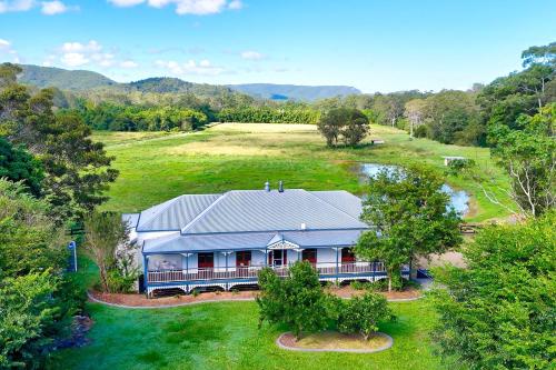 Udvendig, Paddock View Ranch In The Sunshine Coast Countryside in Cooloolabin