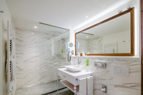 Superior Double Room image 3