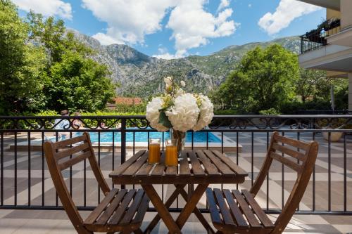 Pool Home near the Old Town