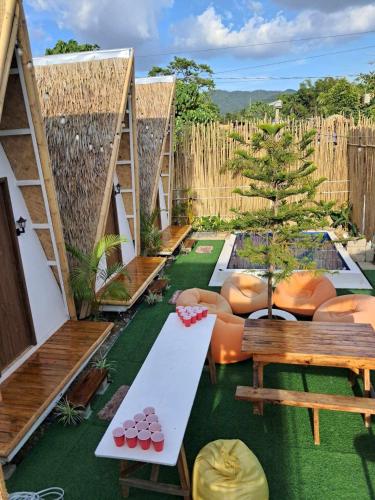Happy Monkey Hostel in פלאוון