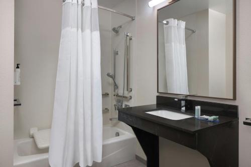 Fairfield Inn & Suites Lake City - image 23