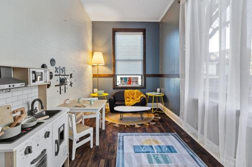 Distinguished Victorian With A Family-Focused Feel, Quiet Neighborhood Distinguished Victorian With A Family-Focused Feel, Quiet Neighborhood