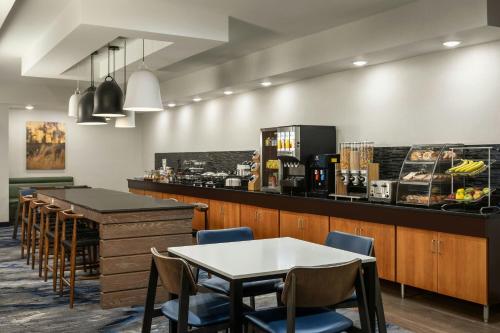 Fairfield Inn & Suites Minneapolis St. Paul/Roseville in Roseville, USA