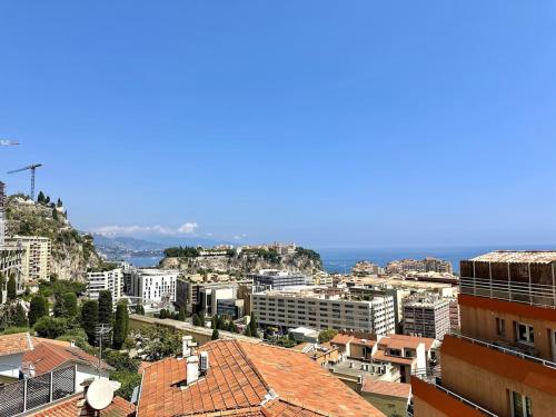 Charmant studio, piscine, vue mer proche Monaco in Cap-d'Ail