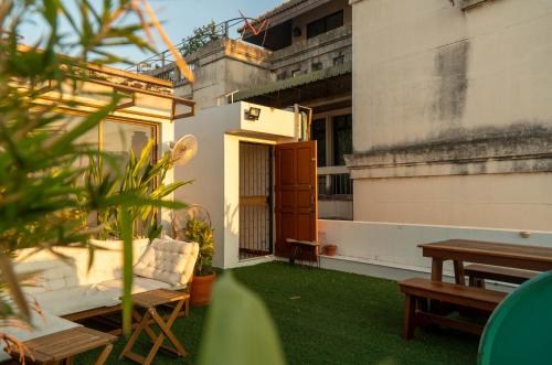 Sunset Tower Homestay, Bangkok (photo 8)