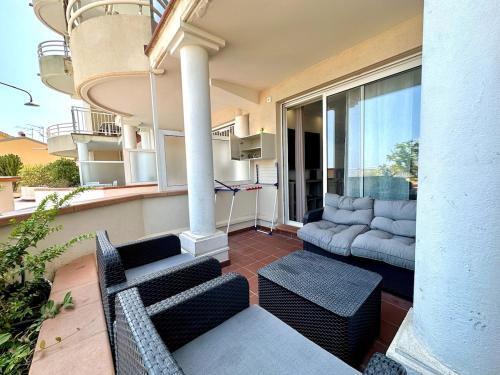 Charmant studio, piscine, vue mer proche Monaco in Cap-d'Ail