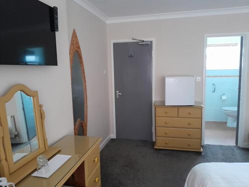 Super King Room image 3