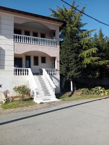 Παλατι Λευκοβρυση gîte à louer Kitrinonéri Réma