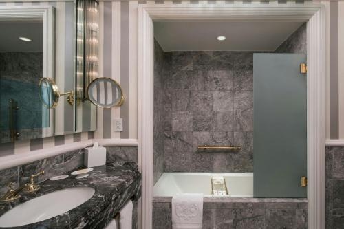 Superior King Room - Butler Service image 2