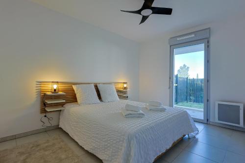 One-Bedroom Apartment image 10