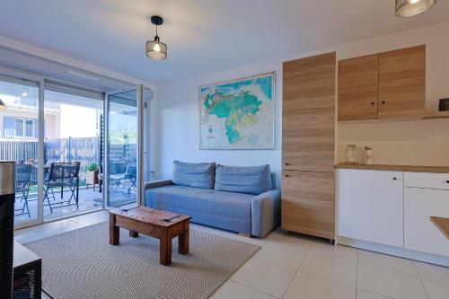 One-Bedroom Apartment image 5
