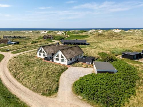 Buitenkant, Dream House With Pool, Whirlpool And Activity Room in Ringkøbing