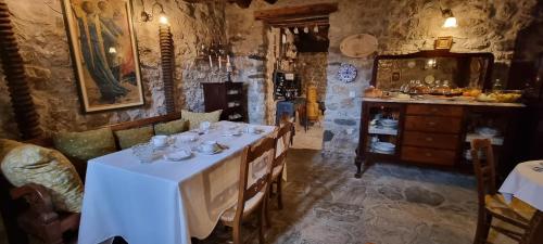 Restorāns, Abadia Samitier in Liguere De Sinka