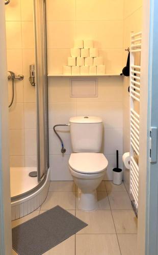 One-Bedroom Apartment with City View image 6
