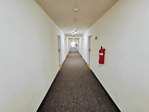 LIVE-INN PRAGUE DELUXE SUITE FOR 1-4 GUESTS, 20 Mins to center, Lift, Gym, Reception, Parking, Roof Terrace, Game & Party