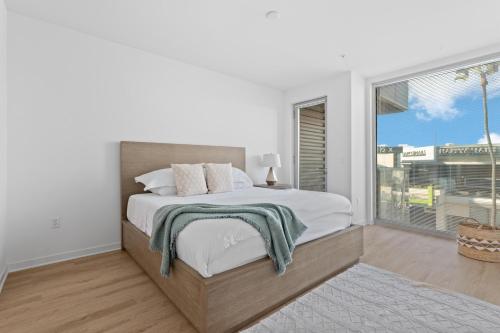 The rose-Spacious 3-Bedroom Retreat in the Heart of Marina del Rey detail