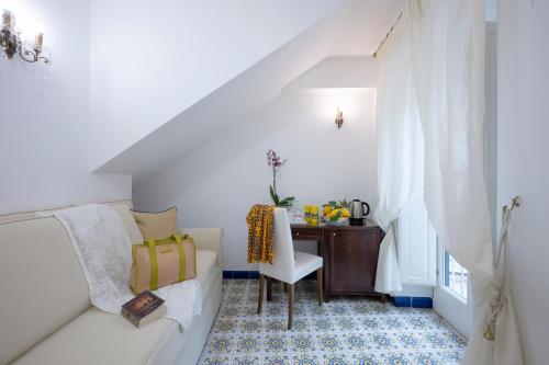 Superior Double or Twin Room with Balcony image 10